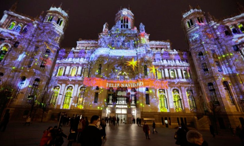 Videomapping de Navidad sobre la fachada del Ayuntamiento de Madrid